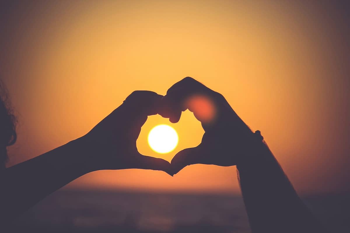 how to know if a guy really likes you